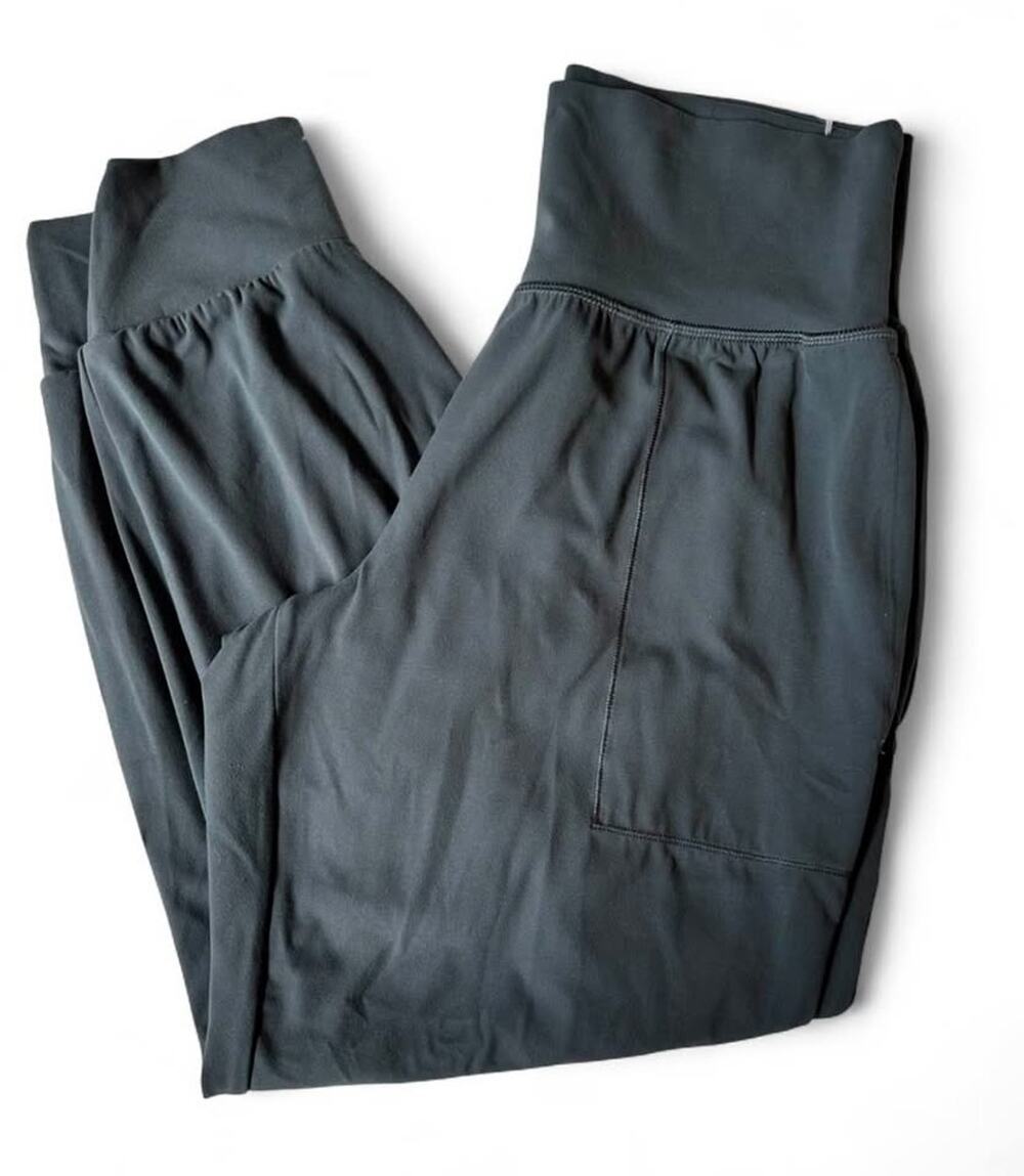 Women's Athleta Salutation Jogger in Powervita Small P